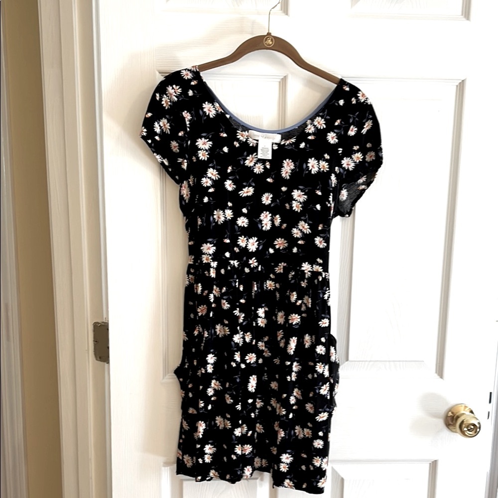 Size Small Band of Gypsies black Floral Short sleeved Dress